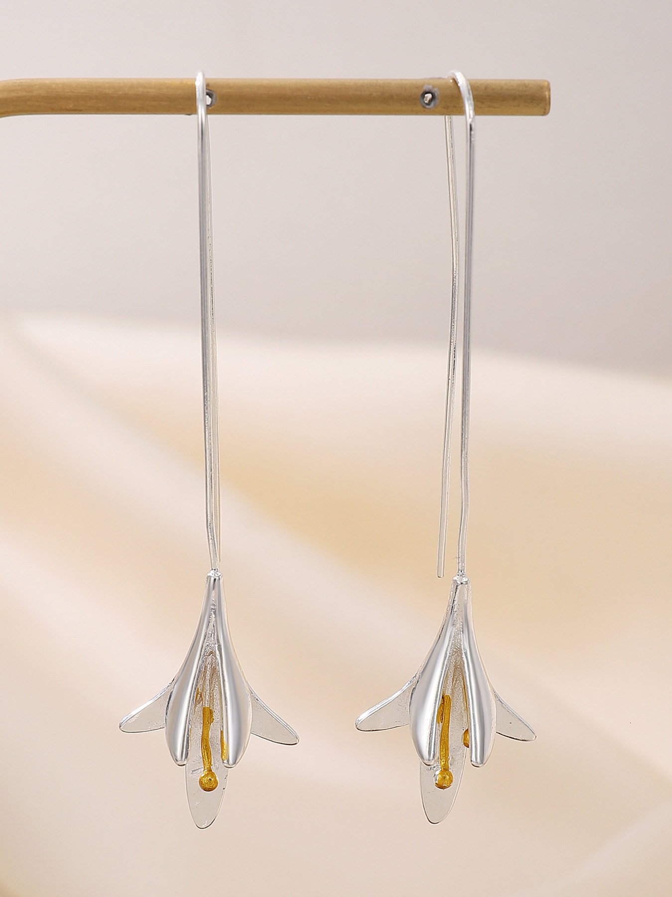 Spring And Summer Lily For Women, Ins Style, Long Elegant Flower Thread Earrings