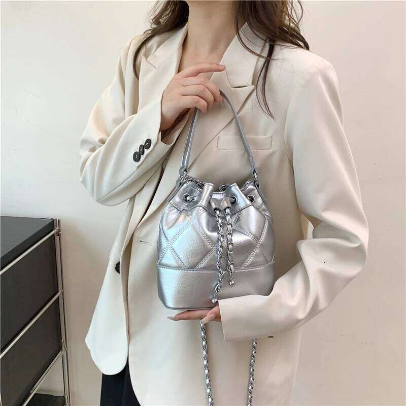 Car Sewing Bucket Shoulder Solid Color Mother Large Capacity 2024 New Fashion Popular Women's Bag