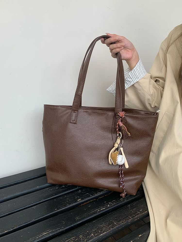2025 new retro bag fashionable and casual womens shoulder bag large capacity daily commuting bag single shoulder womens bag W250911