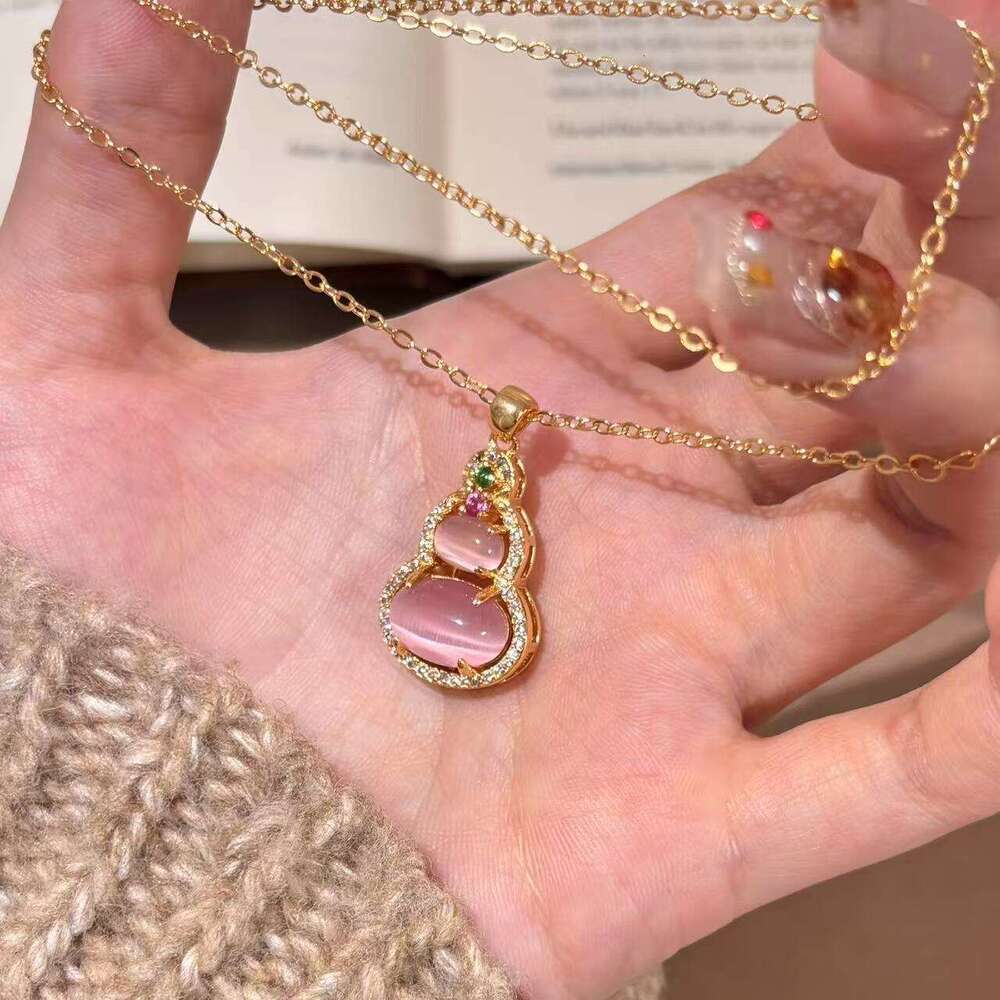 New Chinese Style Pink Chalcedony Gourd Necklace with Zircon Inlay Versatile Elegant Luxurious Design Niche Collarbone Chain