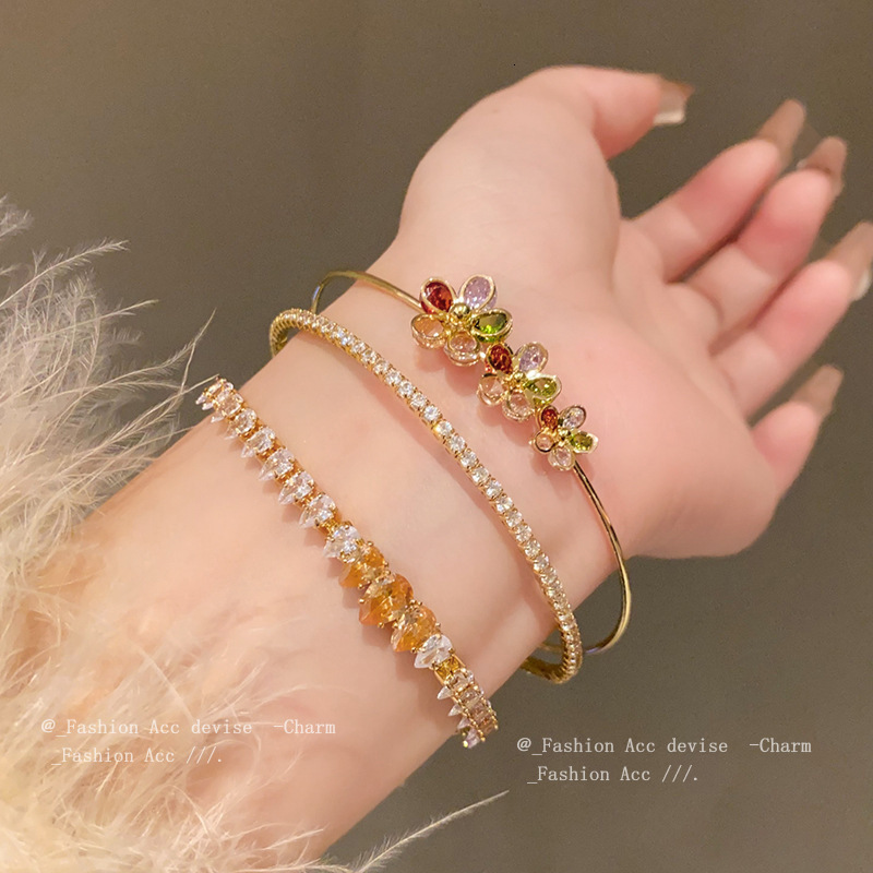 Luxury Brand Designer Jewelry Light Luxury Style Zircon Flower Water Drop Bracelet Korean High-End Design Bracelet Commuting Internet Celebrity Temper