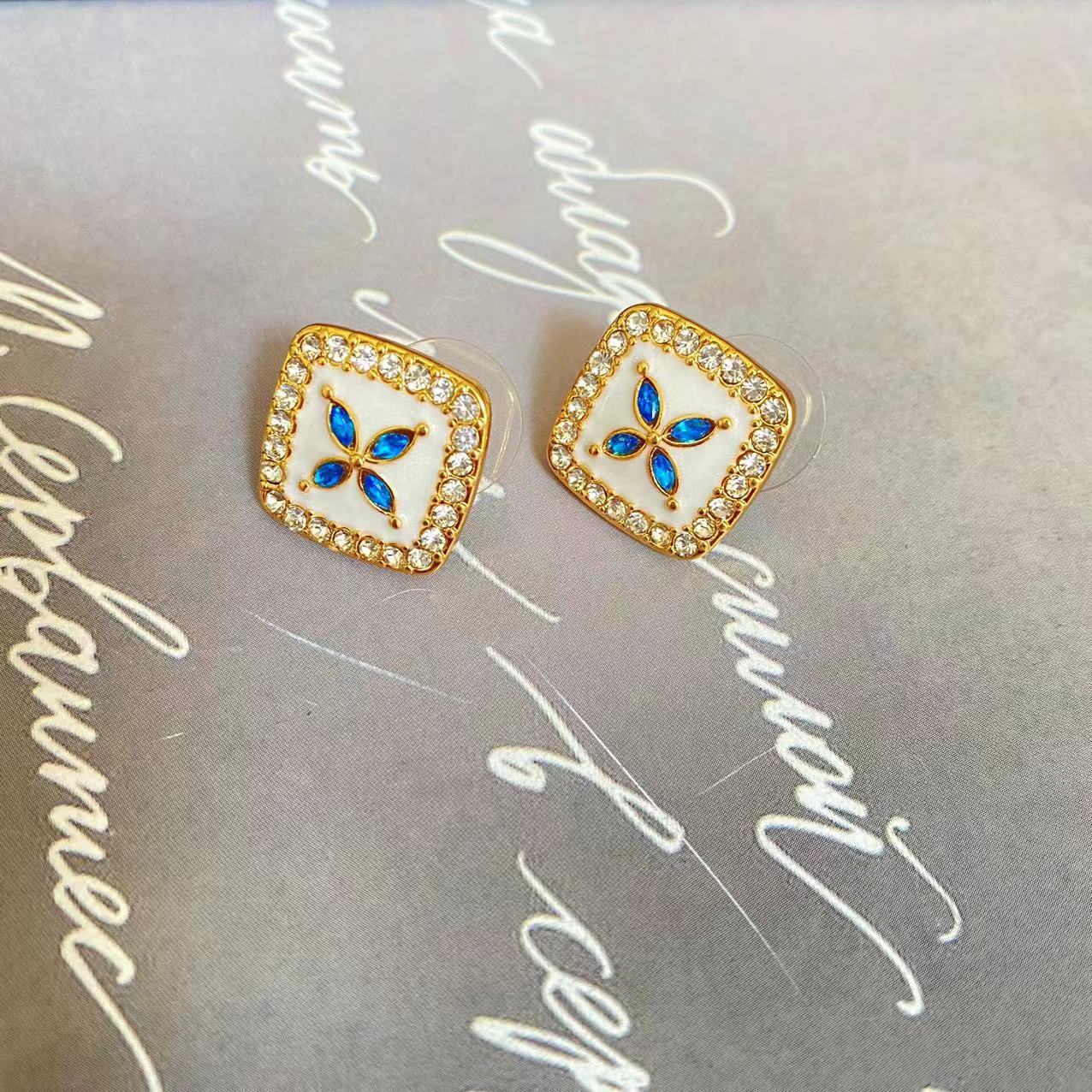 Luxury Brand Designer Jewelry Vintage Diamond-Studded Square Niche Earrings, Artistic Retro Hong Kong Style Square Blue Flower Earrings