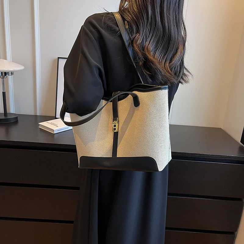 Women tote bag canvas bag fashion large capacity women tote bag popular women bag simple commuting with oneshoulder bag Z250911