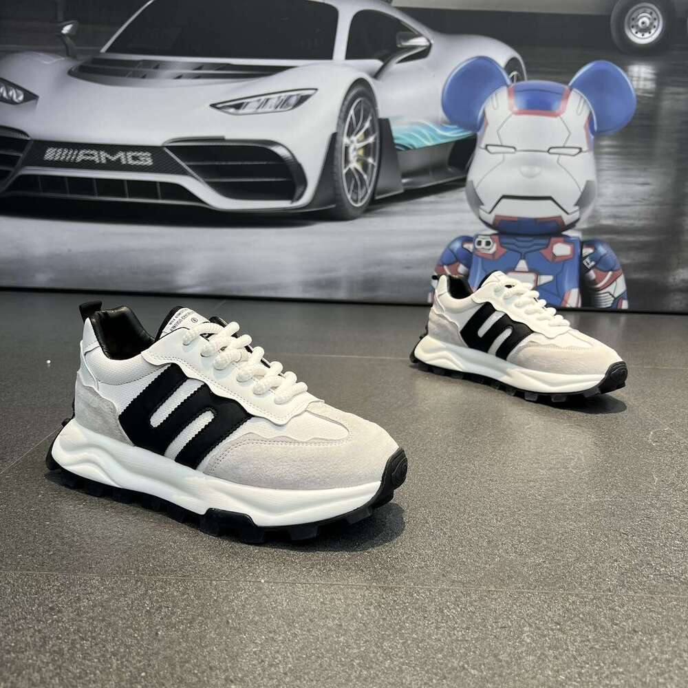 2023 Autumn New Dad Thick Sole Casual Versatile Breathable Men's Trendy Height Increasing Leather Surface Sports Running Shoes