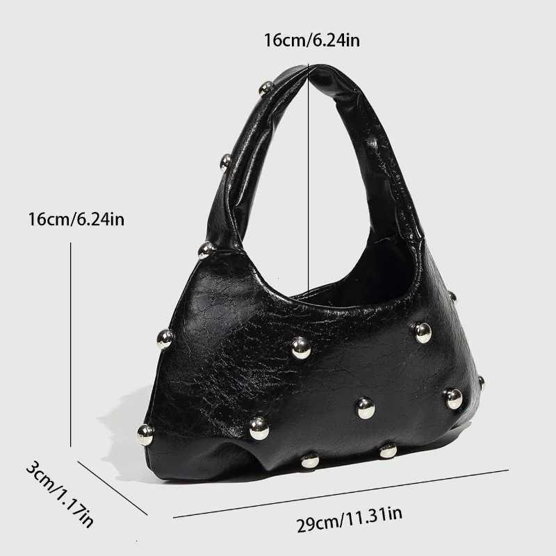 Niche Luxury Chic Lady Rivet Shoulder Bag 2025 New Designer Hobos Half Moon Underarm Bags Fashion Retro Highend Women Handbags W250911