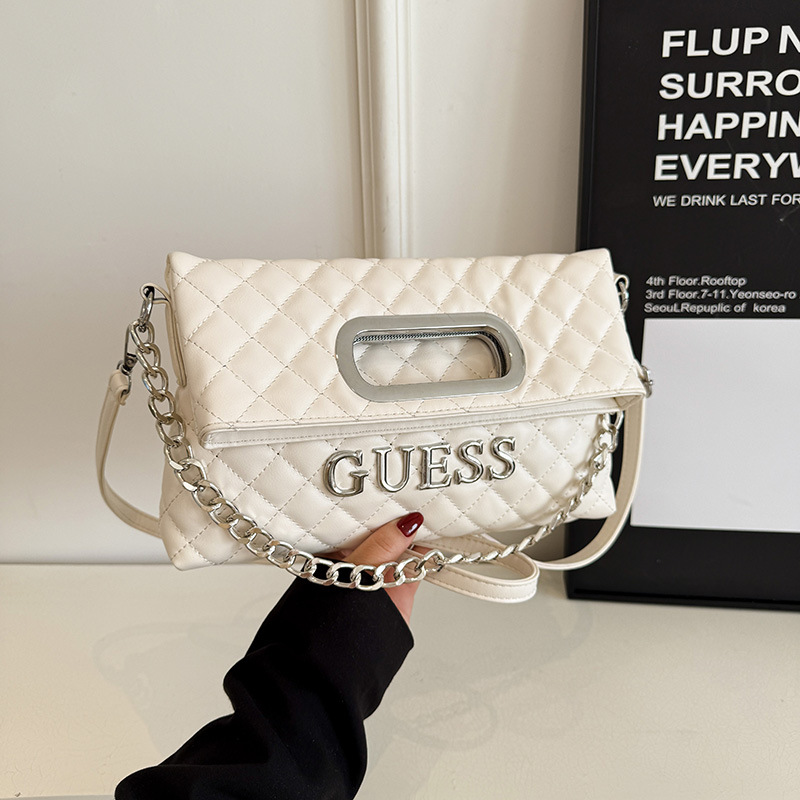 The new large capacity rhombus chain small all kinds of shoulder commuting simple hand tote bag