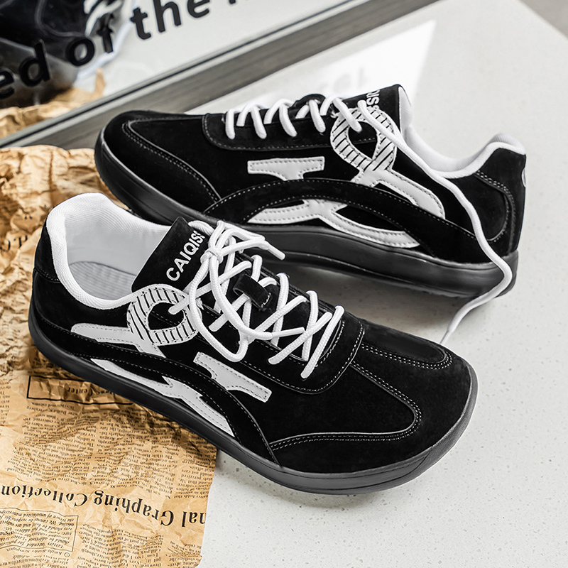 Durable Unisex Outdoor Running Footwear with Broad Head Seasonal Collection