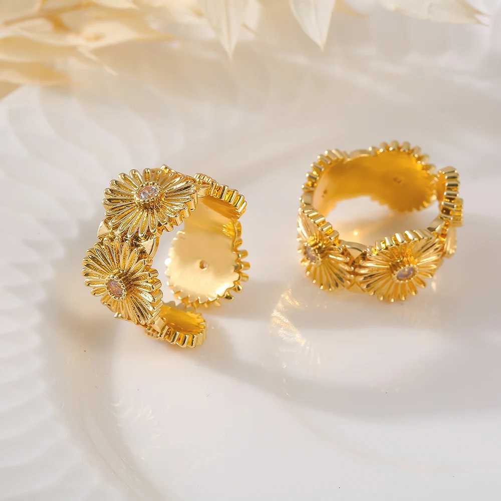 Nivora Fashion Copper Opening Rings For Women Sun Flower Rhinestone Women Finger Rings Vintage Gold Color Rings Jewelry Gifts W250911
