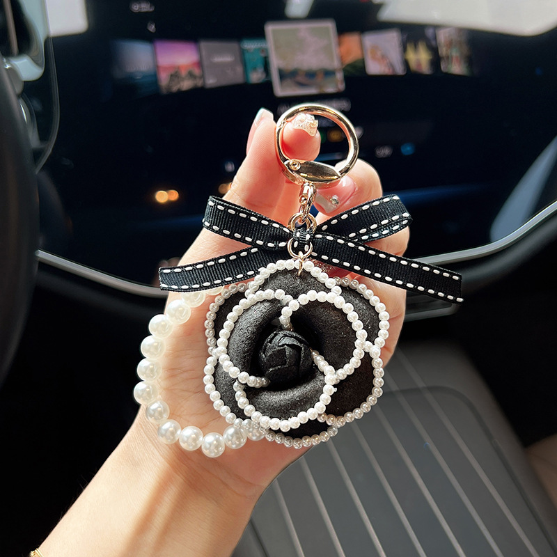 Bag charms Designer charm Black and White Pearl String Accessories Creative Bowknot Flower Bag Pendant Festivals and vacations Gift