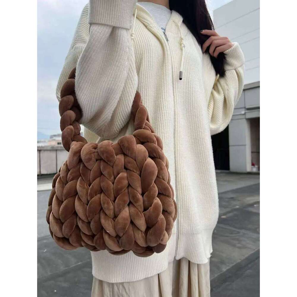 Designer Bags DIY Hand Crystal Core Spun Yarn Woven Hand-Held Mailman Bag Veet Handbag New Hot Selling