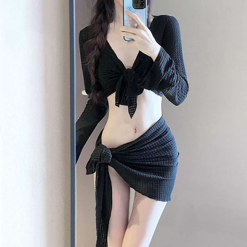 2025 New Women's Four-Piece Set Sexy White Two-Piece Swimsuit High-End Feel Slimming Vacation Beach