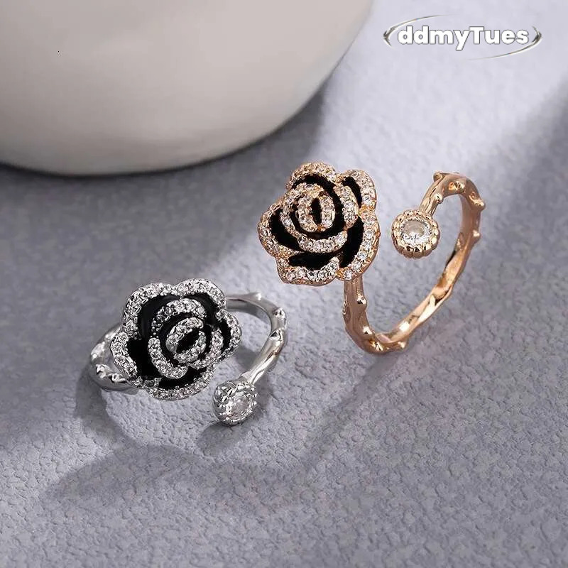 Electroplated copper Luxurious and elegant black camellia ring for women, with an insipid and sophisticated French style ddmytues