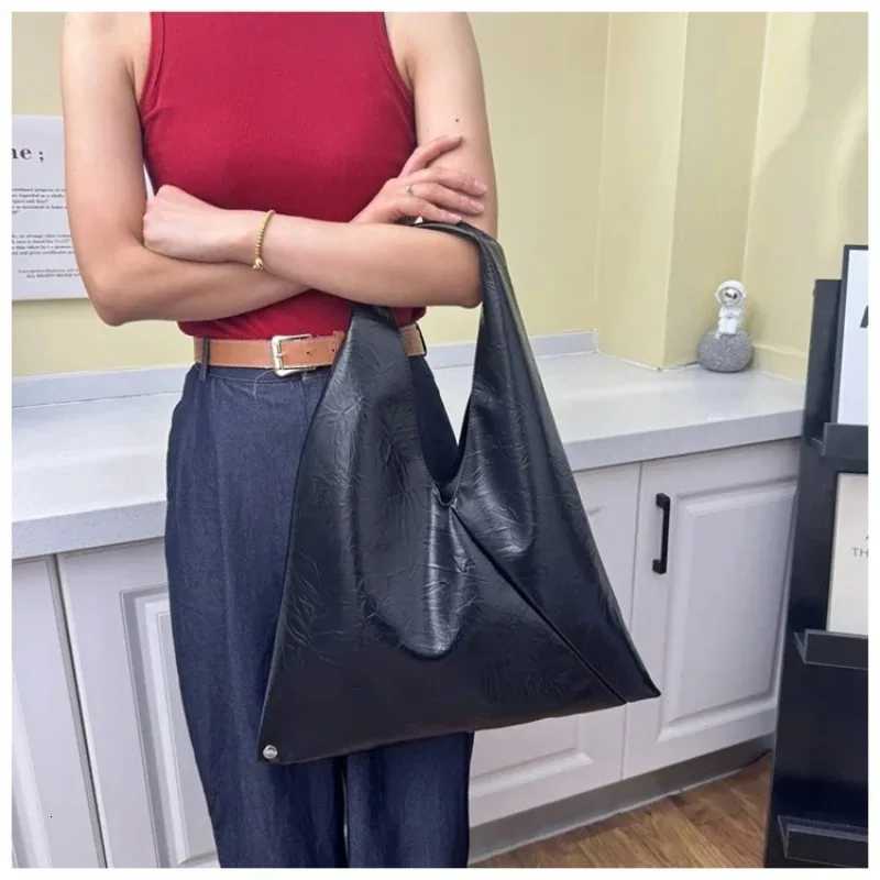 PU Hasp Solid Color Shoulder Bag Simple Fashion Womens Bags on Sale 2025 New Product Soft Large Capacity Womens Handbag Z250911