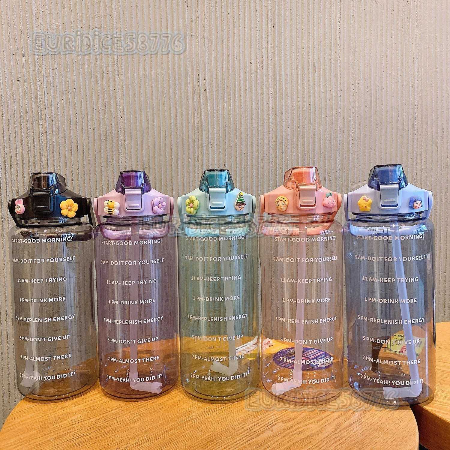 Largecapacity Space Cup with Time Scale Straw Outdoor Portable Plastic Cup Sports Large Water Bottle for Men and Women H250911