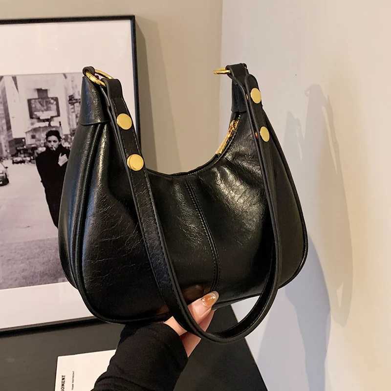 Classic and atmospheric daily simple and minimalist solid color trendy womens crossbody bag multifunctional womens outdoor da W250911