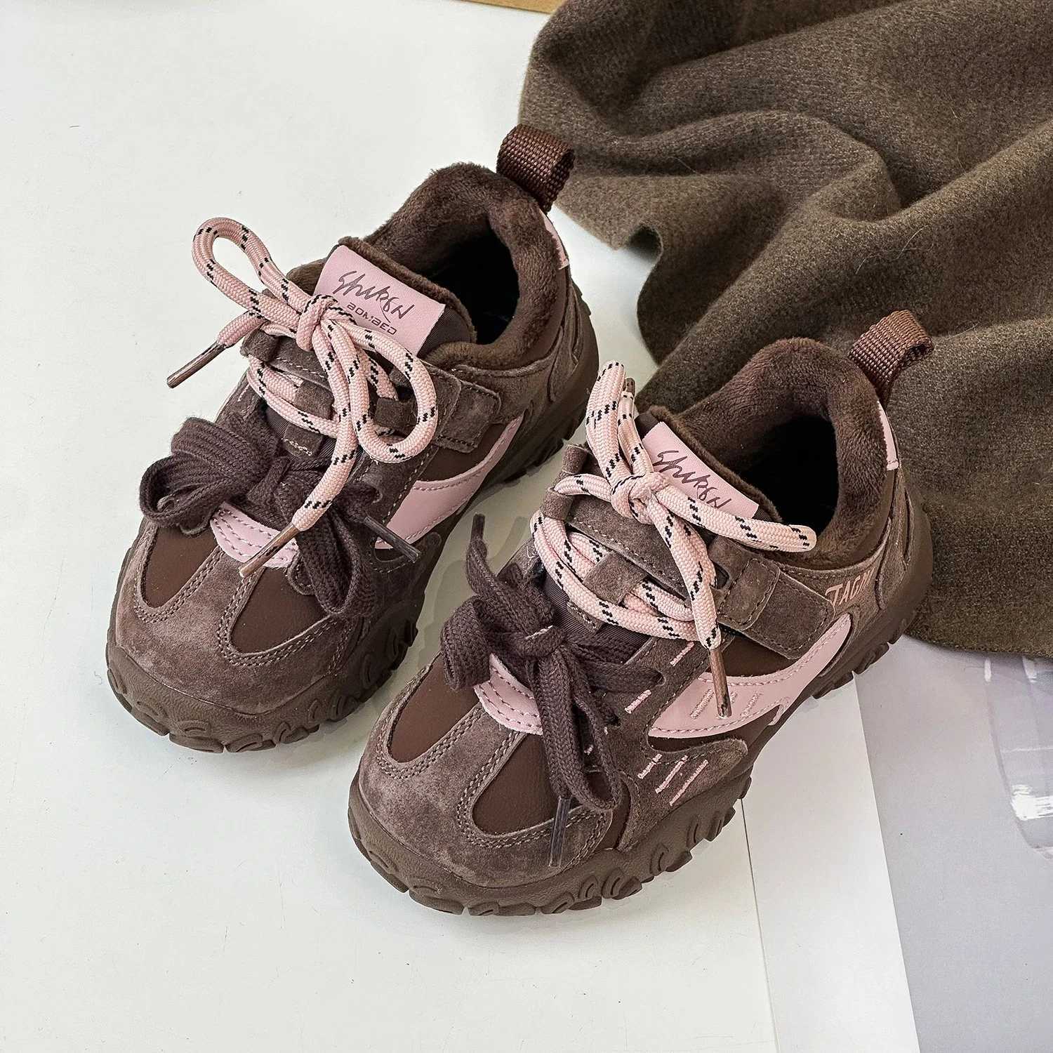 Winter Children Boys Girls New Casual Retro Double Lace Anti Slip Velvet Cotton Shoes Kids Toddler Genuine Leather Running Shoes Y250912