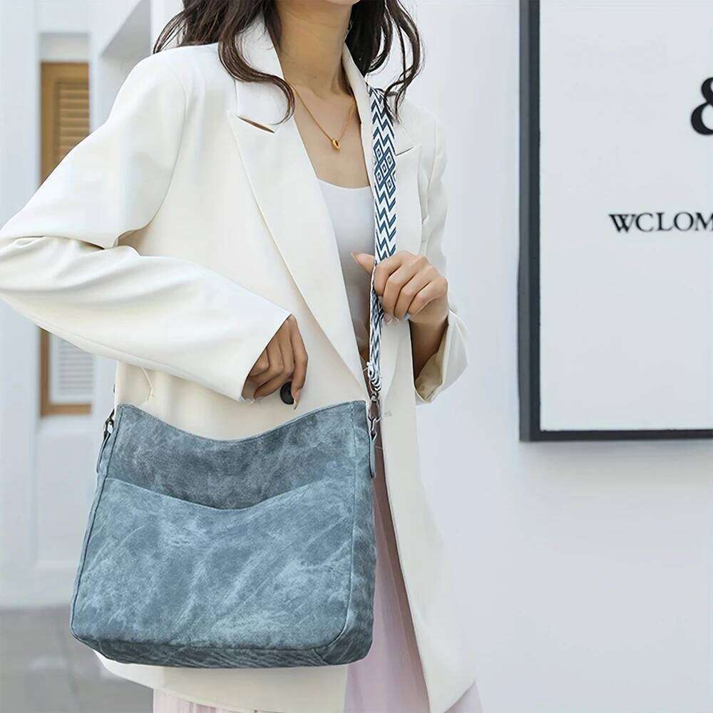 Ladies' Crossbody Large Capacity Retro Niche Tote Bag, Fashionable And Versatile Wide Shoulder Strap Casual Commuting Bag