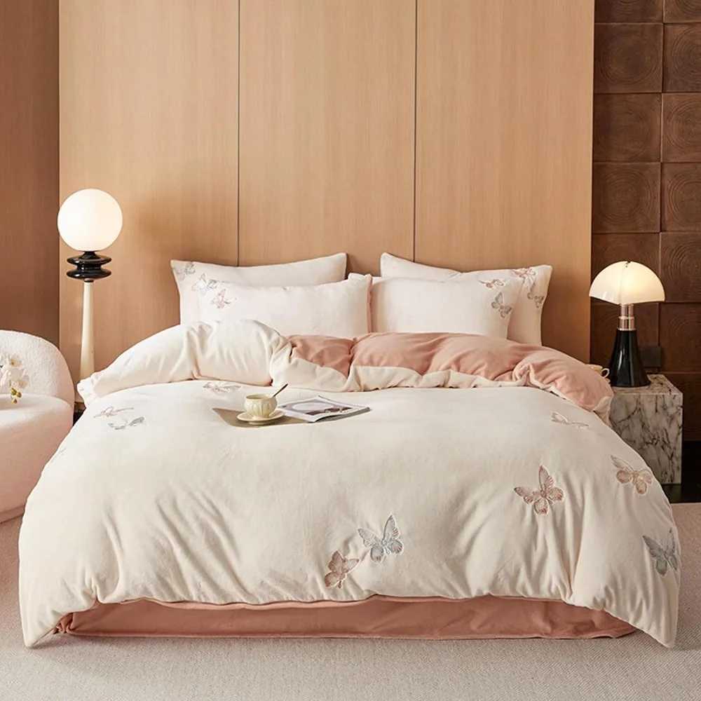 King Size Pink Butterfly Embroidered Fuzzy Duvet Cover Set 3 Piece Bedding with Zippered Closure C250912