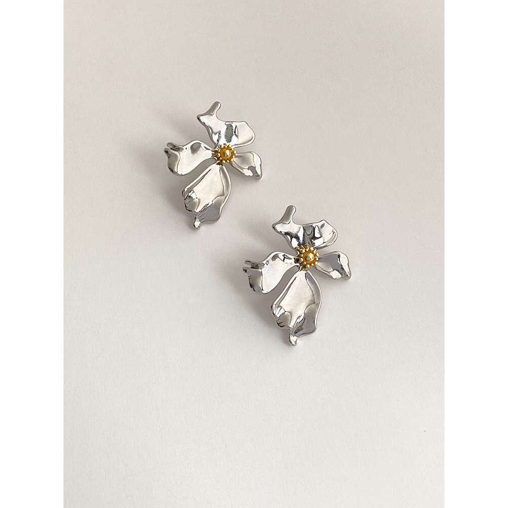 Mirror Flower Sier Needle Design Metal Petal High-end Fashionable Elegant Earrings