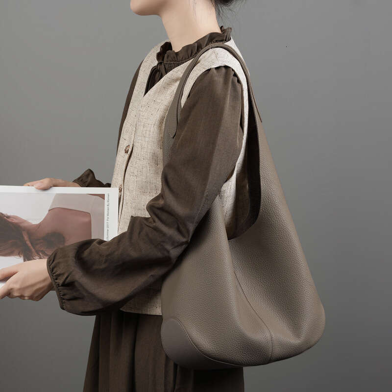 New Korean Internet Celebrity Women's Bucket Large Capacity Top Layer Tote High-End Feel Underarm Single Shoulder Genuine Leather Bag B5