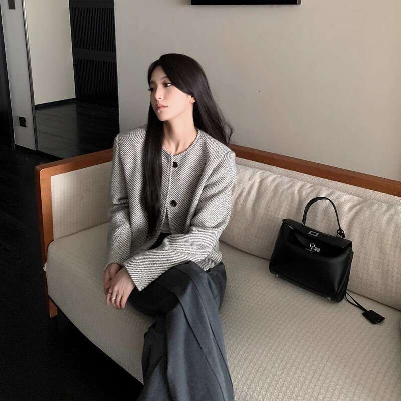 DHEssentials 2025 Autumn New Elegant Socialite Style Small Fragrance Coat Women, High-End Slim Fit Round Neck Plaid Top for Women