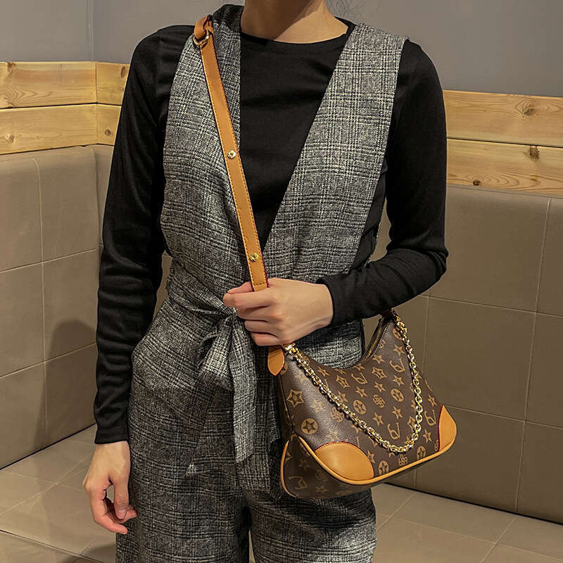 Crossbody Dumpling for Women 2025 New High-end Vintage Baguette Versatile Large Capacity Shoulder Underarm Bag