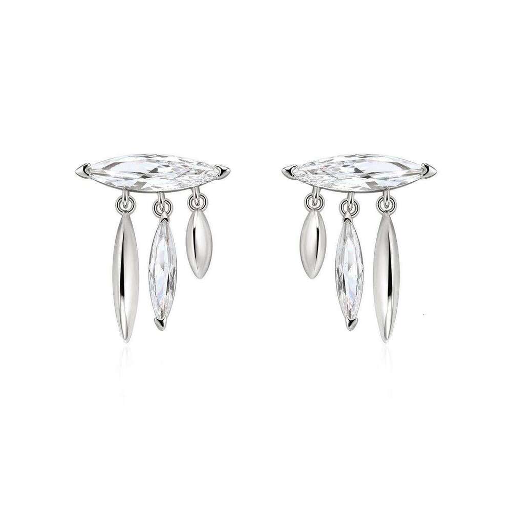 Simple and Elegant Exquisite Horse Eye Round Zircon Hoop for Women Summer Cool Feeling Stud Earrings