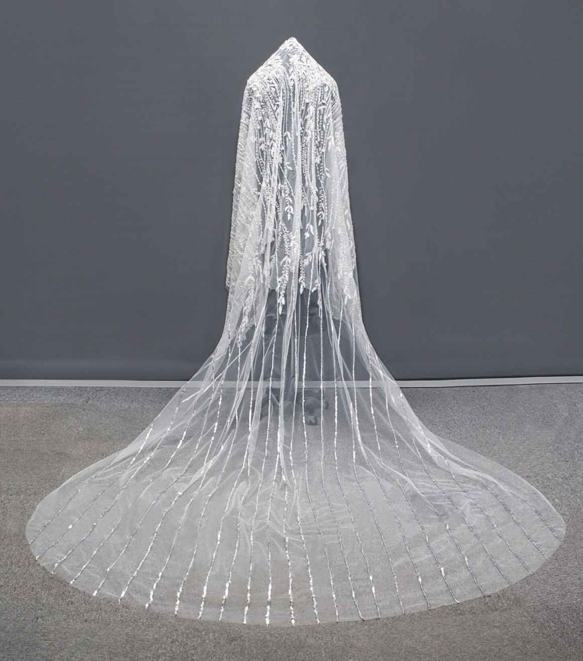 Luxury Wedding Veil Sequined Beading One Layer Cathedral Length Veils Applique Edge Velo De Cabeza Customized