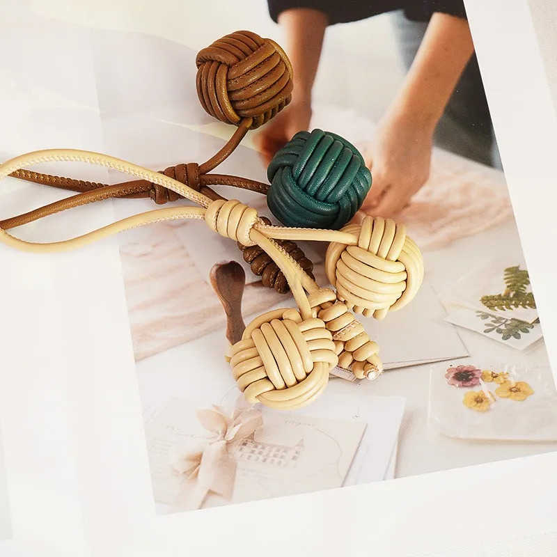 Designer Bag Korean Trendy Snowball Pendant Handmade Woven Ball Versatile Bag Accessories Car Hanging Elegant Decor M250912