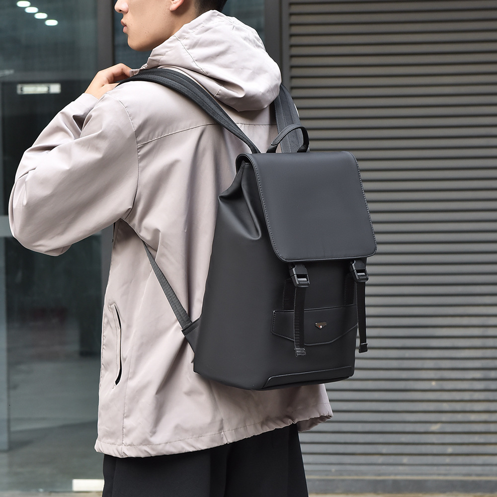 New Backpack Free Shipping Men Business Simple Large Capacity Luxury Bag Backpack High School Junior High School Student Designer Bag School Bag Trave