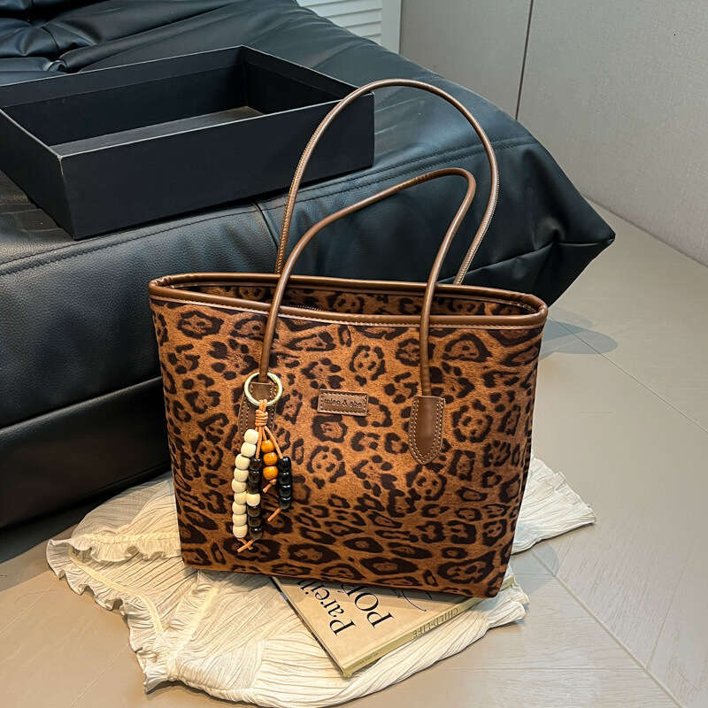 Designer Bag Shoulder Bags Large Capacity Bag Underarm for Women 2025 Winter New Fashion Casual Shoulder Daily Commute Tote Bag