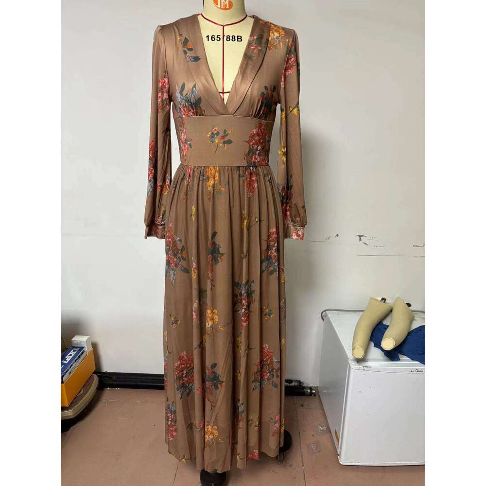 2025 European and American Women's Fashion Unique Retro Personality Sleeve Digital Print V-Neck Long Dress