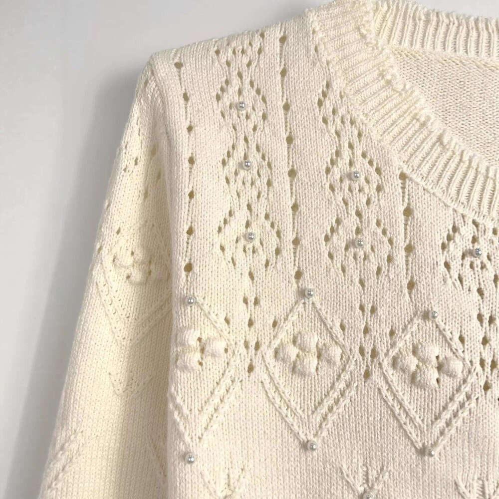 DHEssentials 2025 Autumn French Gentle Hollow Out Round Neck Design Sense Little Chanel Style Knitted Cardigan 950103