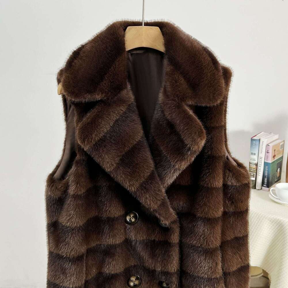 Autumn Winter Women Jacket Vest Solid Color Round Neck Faux Fur Coat Thick Crew Neck Outerwear Plush Jacket for Women Designer