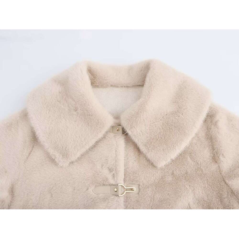 DHEssentials French Style Chanel-Inspired Shearling One-Piece Large Lapel Short Long-Sleeve Fur Coat
