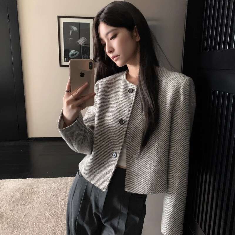DHEssentials 2025 Autumn New Elegant Socialite Style Small Fragrance Coat Women, High-End Slim Fit Round Neck Plaid Top for Women