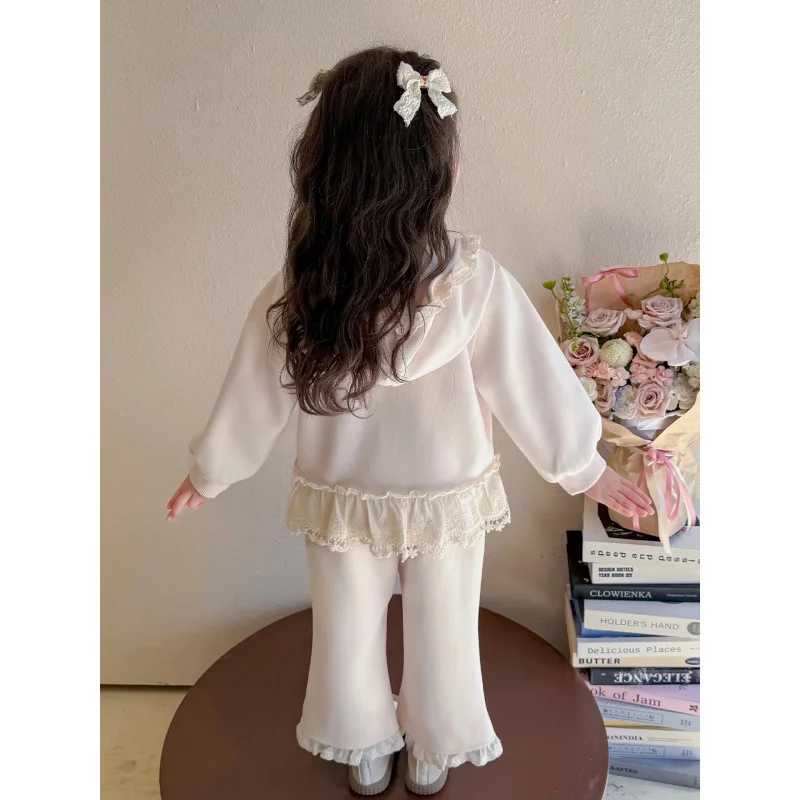 2025Girls Spring and Autumn New Fashionable Lace Stylish Pink Sweatshirt and Sweatpants TwoPiece Set C250912