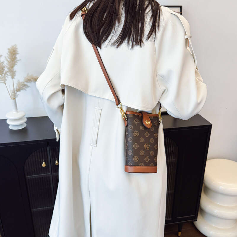 Designer Bag Luxury Bags Fashion Small Bucket Bags for Women 2025 New Vintage Floral Cylinder Phone Small Versatile Shoulder Crossbody Bag