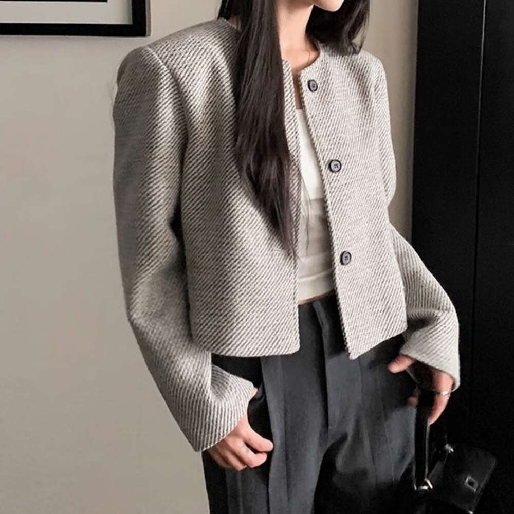 DHEssentials 2025 Autumn New Elegant Socialite Style Small Fragrance Coat Women, High-End Slim Fit Round Neck Plaid Top for Women