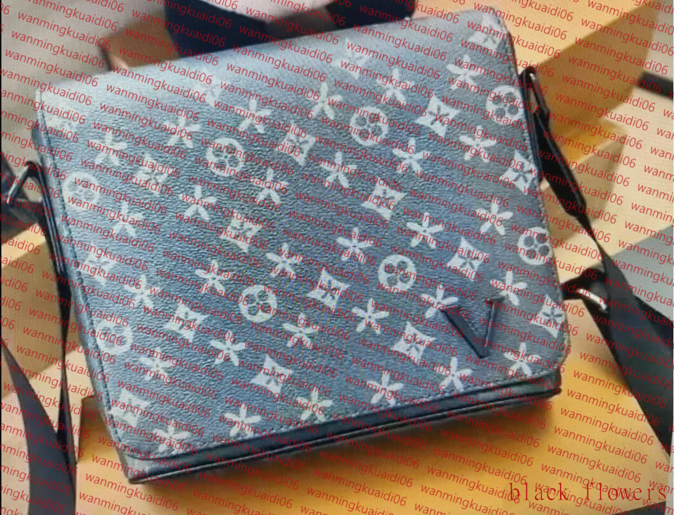 Luxurys Designer bags men Leather Black Flowers Messenger Purse Crossbody Bags Shopping Bag Plain Shoulder bag Handbags Women Wallets purse tote bag M46255 N42710