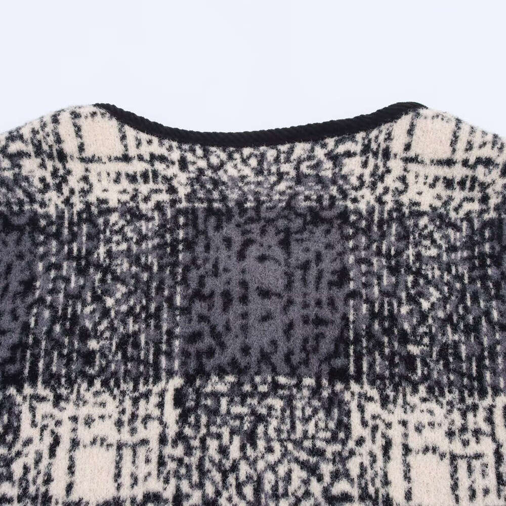 DHEssentials 2025 Autumn New Women's Fashion Small Fragrance Style Round Neck Double Button Plaid Color Block Knitted Long Sleeve Jacket