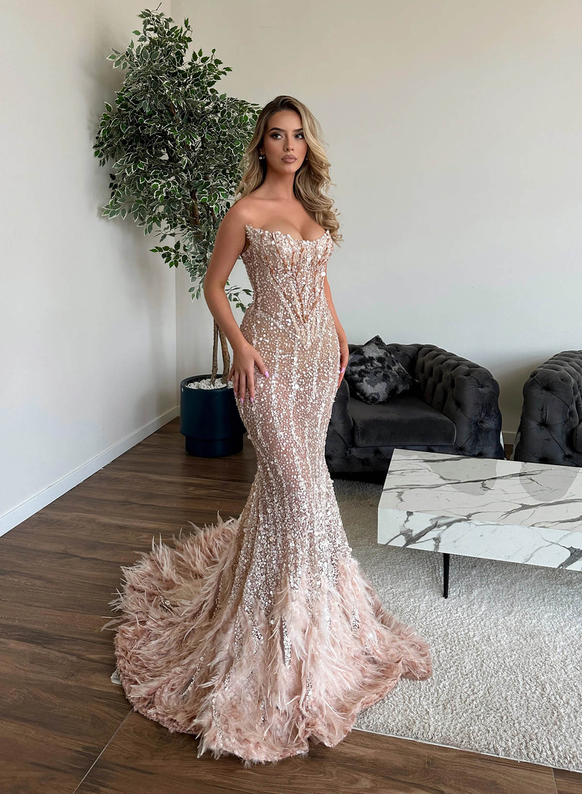 Glamorous Sequins Mermaid Evening Dresses For Women Strapless Prom Gowns Feather Sweep Train Dinner Party Customized