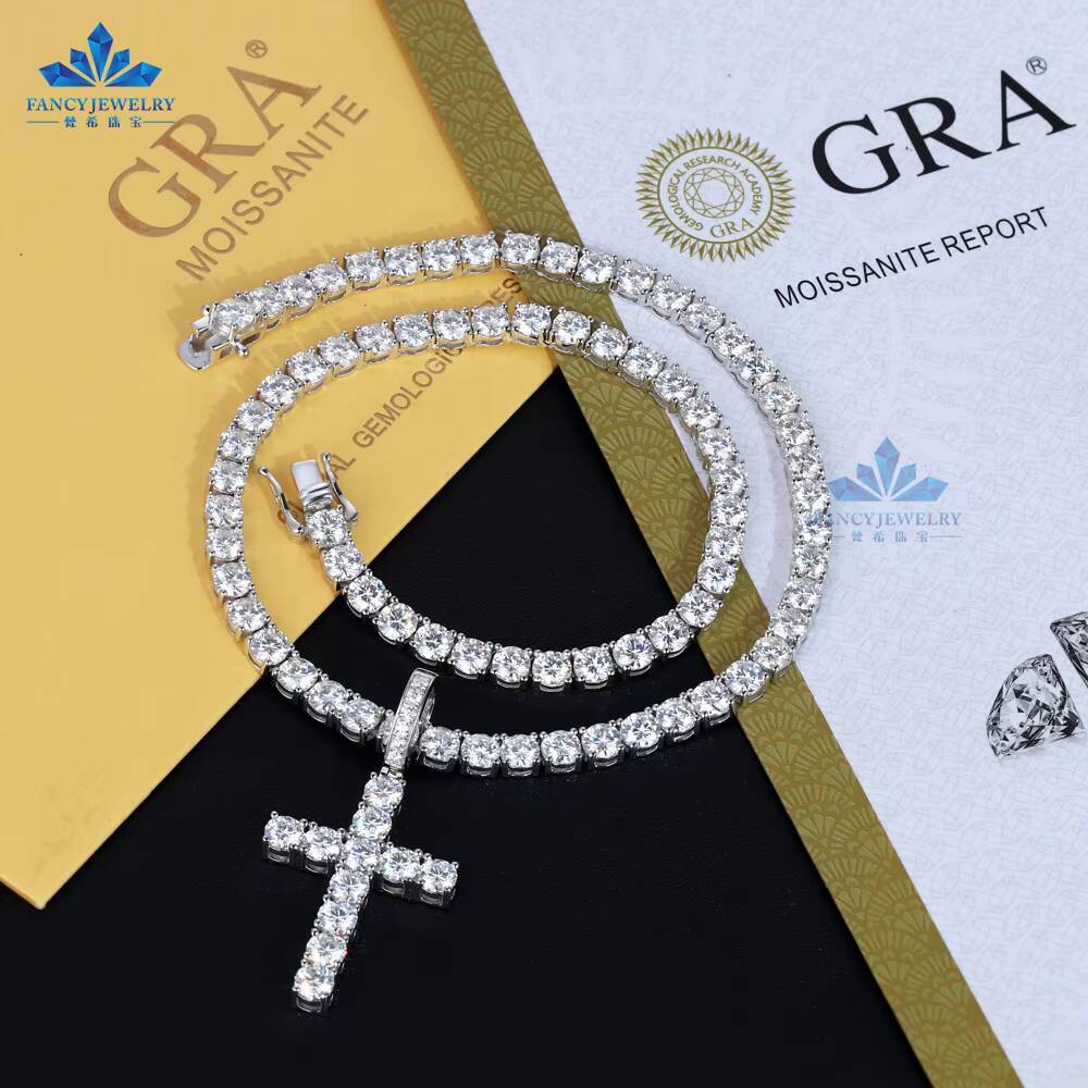 Wholesale Custom Moissanite Pendant 5mm 05CT Ice Out Moissanite GRA Charm Fashion Necklace Religion Christian Cross Pendant