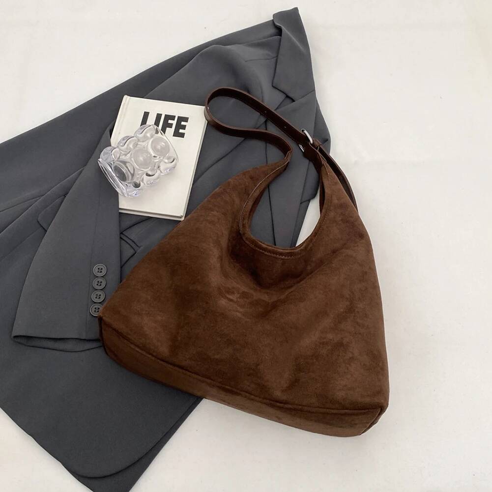 Women's Suede Shoulder Bag Handbag Large Capacity Women's Crossbody Bag Solid Color Casual Handbag Commuting Bag Trendy Fashion Designer Bag