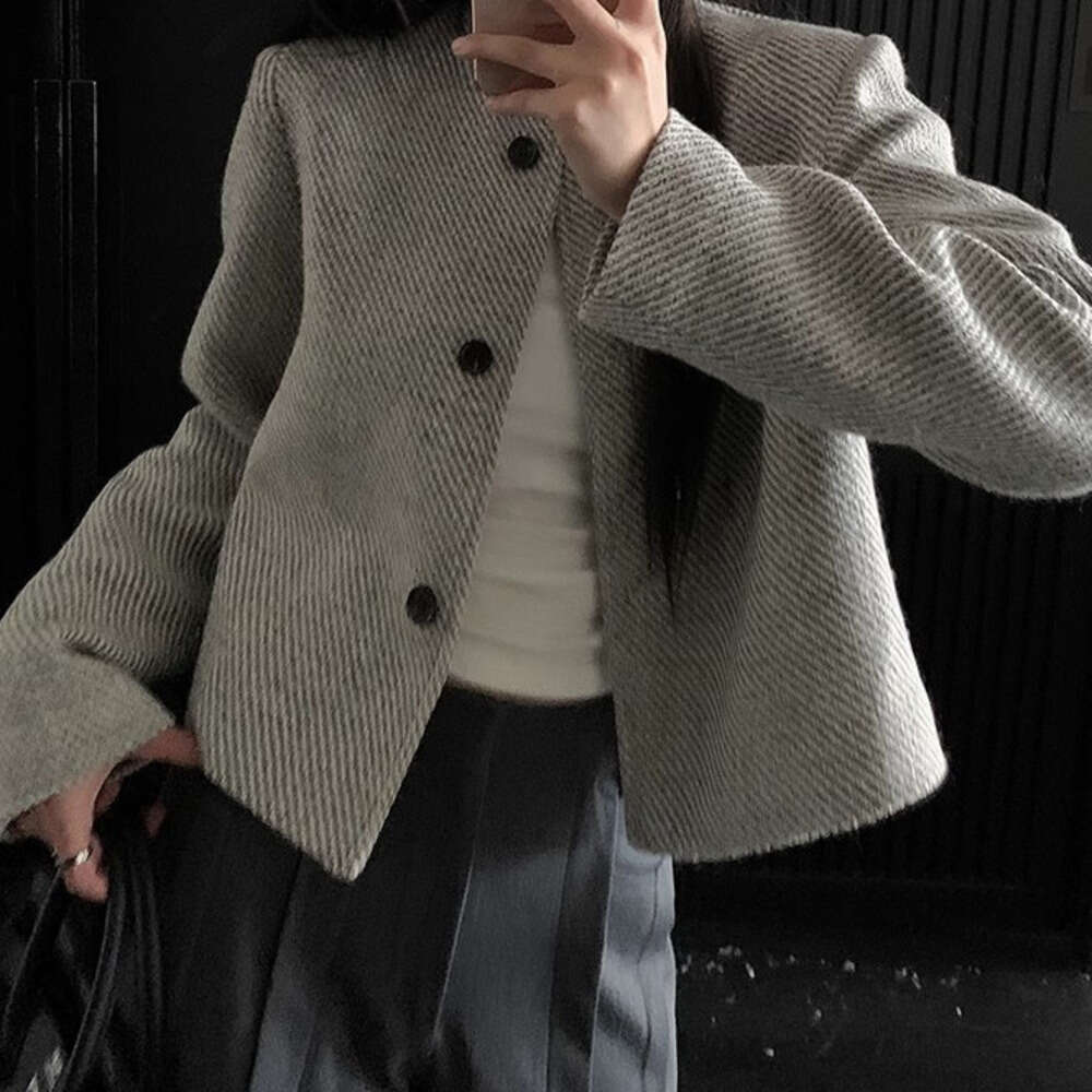 DHEssentials 2025 Autumn New Elegant Socialite Style Small Fragrance Coat Women, High-End Slim Fit Round Neck Plaid Top for Women