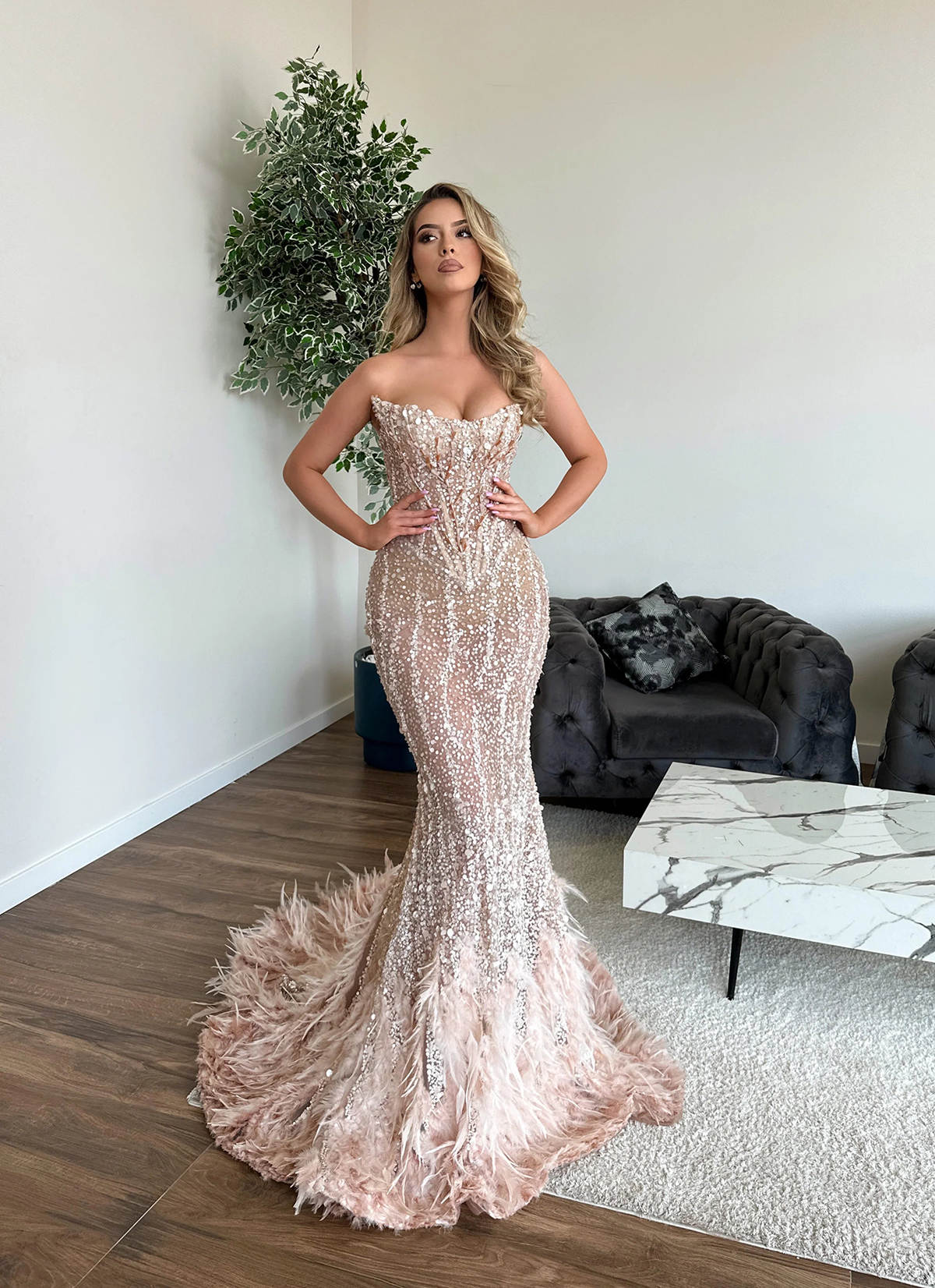 Glamorous Sequins Mermaid Evening Dresses For Women Strapless Prom Gowns Feather Sweep Train Dinner Party Customized