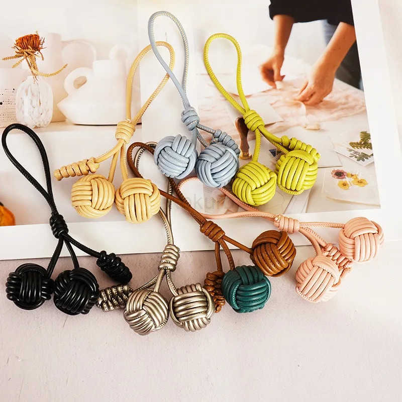 Designer Bag Korean Trendy Snowball Pendant Handmade Woven Ball Versatile Bag Accessories Car Hanging Elegant Decor M250912