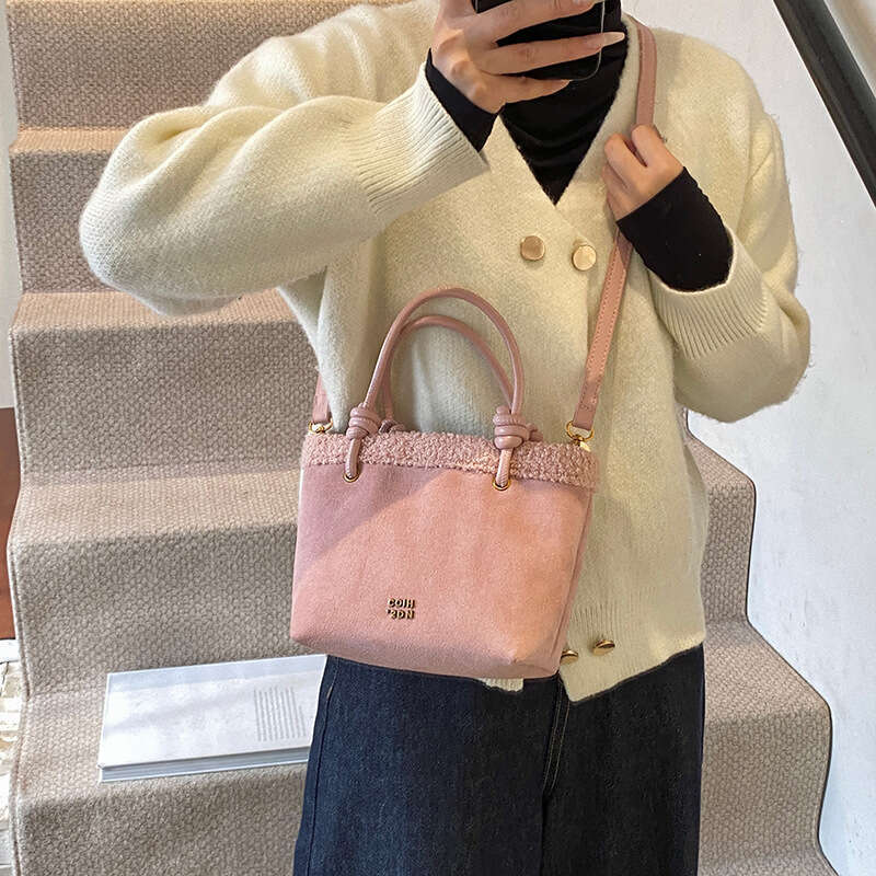 Designer Bag Frosted Plush Bags Fur Crossbody Bags for Women 2025 Winter New Versatile Trendy Crossbody Bag Handheld Bucket Bag