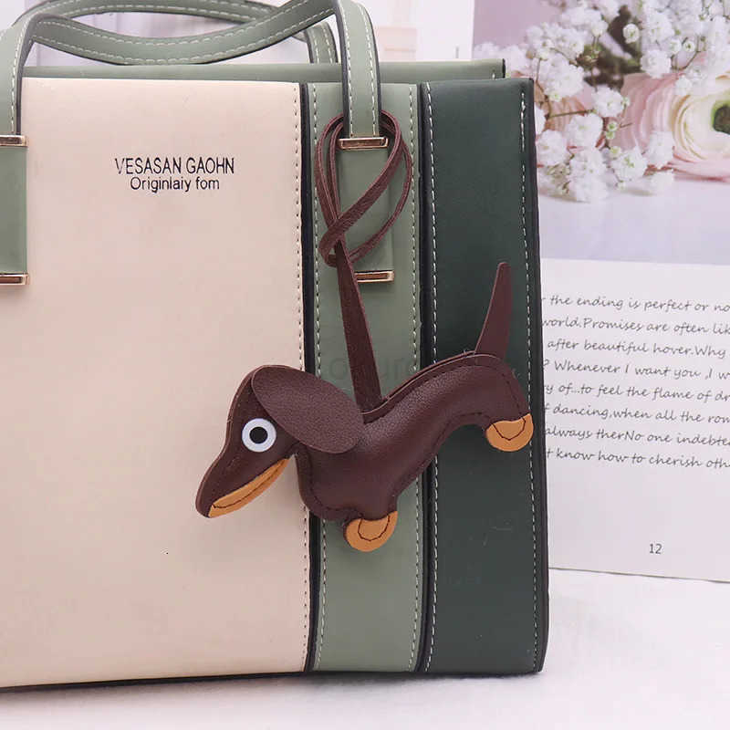 Fashion Dachshund Dog Keychain PU Leather Puppy Animal Pendant Keyring for Women Bag Ornament Valentine Day Gift M250912