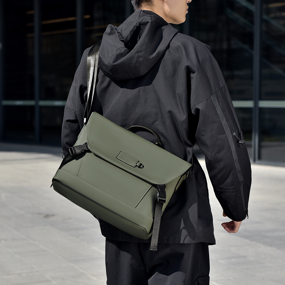 Shoulder Bag Solid Color Texture Water Resistant Large Capacity Designer Bag Luxury Bag Free Shipping Bag Outdoor Sports Casual Commuting Versatile Cr